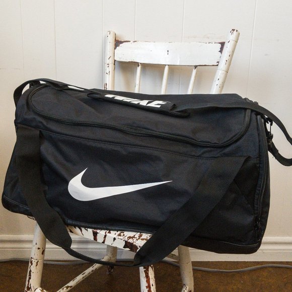 Nike Handbags - Nike Duffel Gym Bag